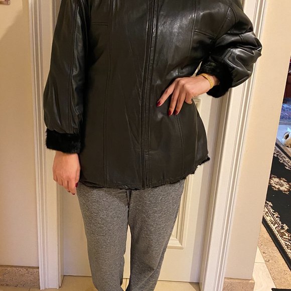 Reversable Leather and Mink three quarter Jacket - Picture 6 of 11